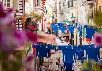 adidas e FIGC colorano Bari Vecchia d’azzurro