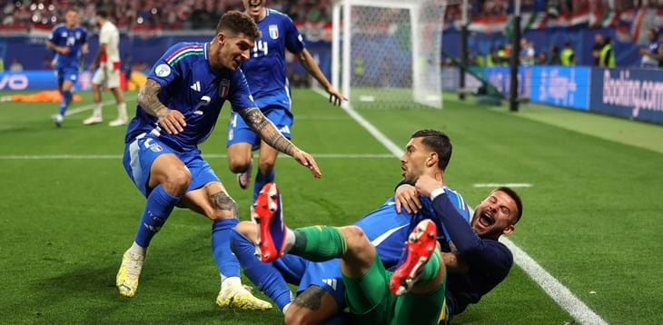 Italia alla fase a eliminazione diretta dell'Europeo per la quinta volta di fila. Chiesa, 50 presenze in Azzurro; Barella raggiunge Baggio