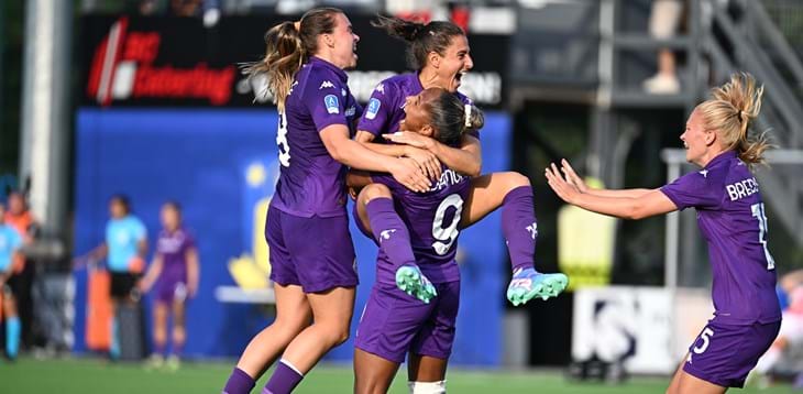 La Fiorentina fa festa: Janogy-gol, battuto anche l'Ajax. La squadra di De La Fuente raggiunge Roma e Juventus al secondo turno