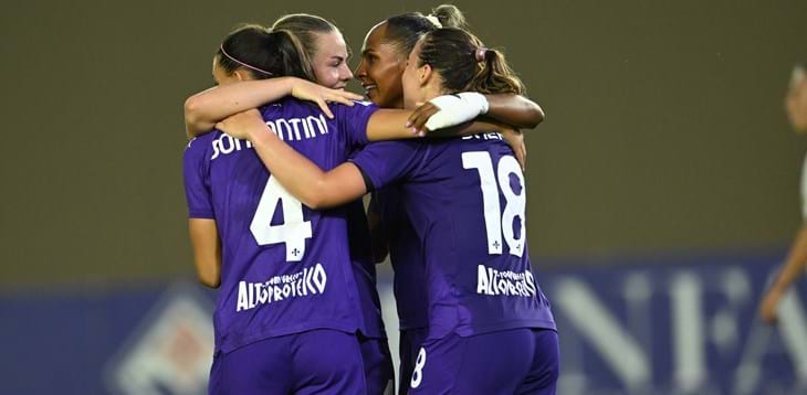 La Fiorentina cala il poker sulla Samp e torna in vetta con la Juventus, 3-1 della Roma, 1-1 tra Inter e Milan