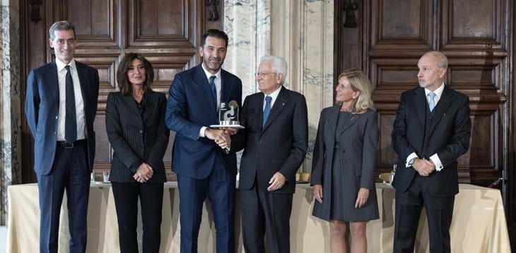 Gigi Buffon premiato dal presidente Mattarella per il suo impegno come sostenitore AIRC