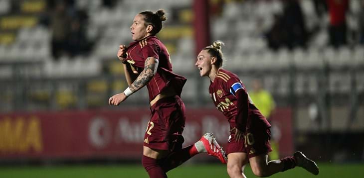 Anche la Roma in semifinale: basta il 2-2 con il Napoli Femminile, Linari evita i supplementari. Giovedì Juventus-Lazio chiude i quarti
