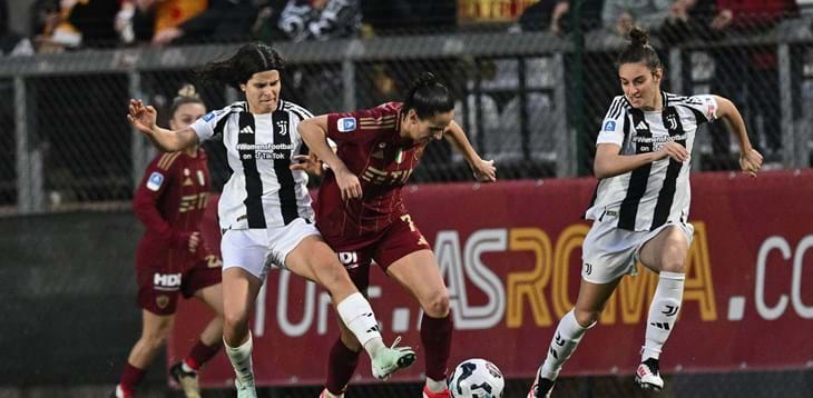 Al via la seconda fase di campionato: nella poule scudetto è subito Juventus-Roma in diretta su Rai 2 e DAZN. Sabato Lazio-Sampdoria