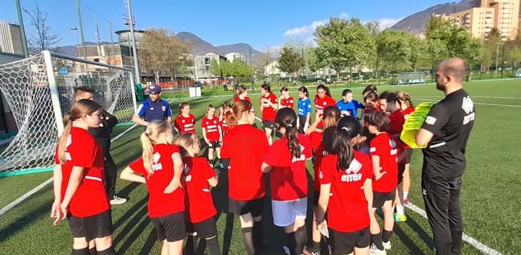La Ast cittadina fa visita all’Fc Südtirol Women - La seduta coinvolge una trentina di giovanissime tesserate biancorosse