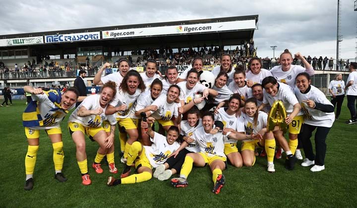 B come...Bentornate! Il Parma torna in Serie A dopo due anni: decisivo l'1-0 al Genoa