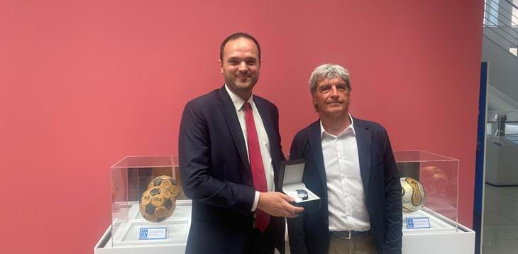 All’Università di Bratislava un workshop dedicato agli allenatori slovacchi, anche Mario Beretta in visita alla mostra ‘Sfumature di Azzurro’