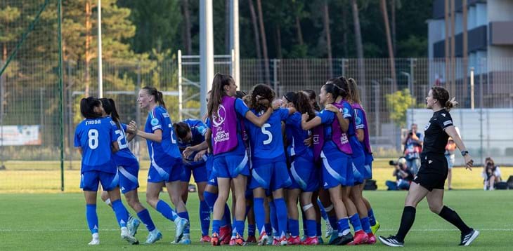 L'esordio all'Europeo finisce in parità: Pellegrino Cimò al 92' riprende la Polonia e regala un punto d'oro all'Italia. Matteucci:
