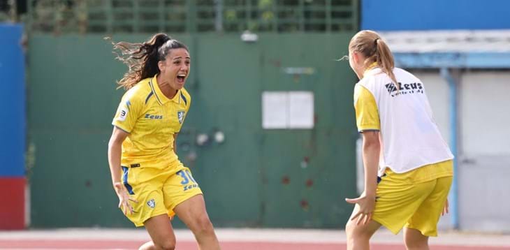 Frosinone-Vicenza apre il weekend. Domenica il resto del programma: derby lombardo tra Como e Lumezzane, due partite a Roma