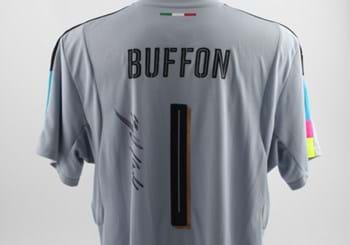 Raccolta fondi per Special Olympics: all’asta la maglia autografata di Buffon
