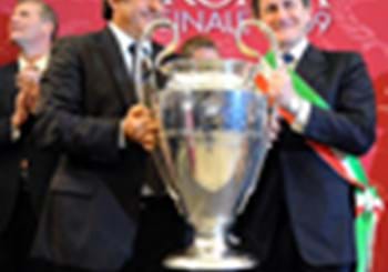 Roma abbraccia la Coppa. Alemanno: “Il 27 maggio sarà una grande festa”