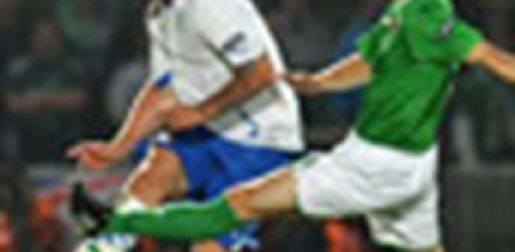 Infortunio muscolare per De Rossi: l’azzurro torna a casa e salta la Serbia
