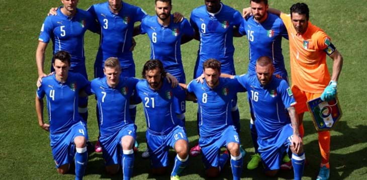 Gli Azzurri in coro: