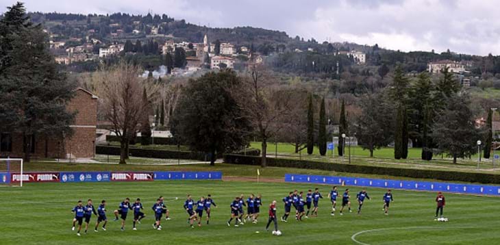 Doppia seduta di allenamento per gli Azzurri. Barzagli e Zaza lasciano il ritiro