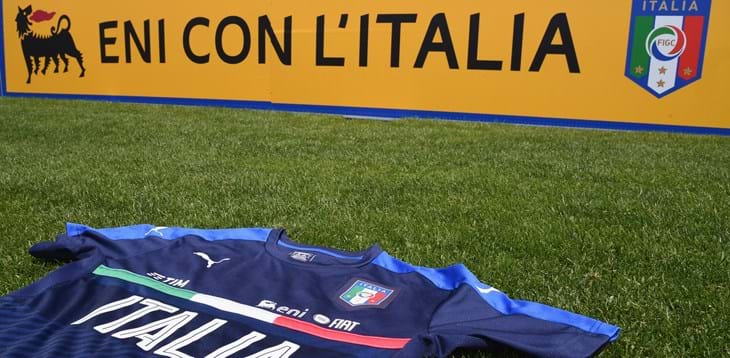 Eni con l’Italia: il cane a sei zampe si colora di azzurro