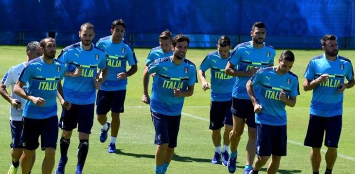 Seduta di allenamento in mattinata a Montpellier: accertamenti per Candreva e De Rossi