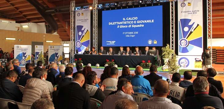 Il Ct Mancini a Villa d’Agri per un evento Eni: “Ragazzi, in campo pensate a divertirvi”