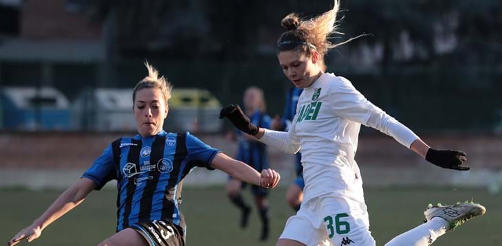 Il Sassuolo torna a vincere dopo cinque giornate: 3-0 sul Pink Sport Bari nel recupero della 15ª di Serie A