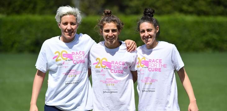 Le calciatrici della Nazionale femminile sostengono la Race For The Cure