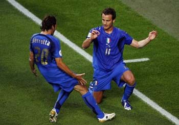 Gilardino, Campione del Mondo nel 2006, passa al Guangzhou di Lippi