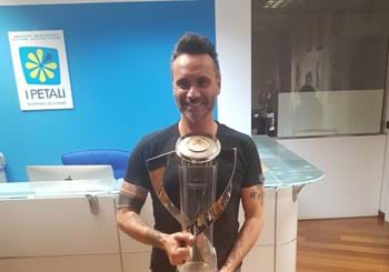 Great success for the Trophy Tour in Reggio Emilia: the singer Nek is among the visitors