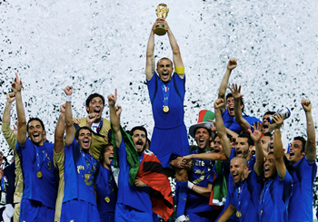 Il 9 luglio 2006 l'Italia vinceva a Berlino la sua quarta Coppa del Mondo