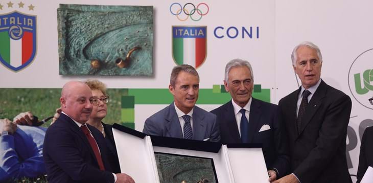 Mancini riceve il Premio Nazionale Enzo Bearzot: “Lo ringrazio di quello che ha fatto per me”