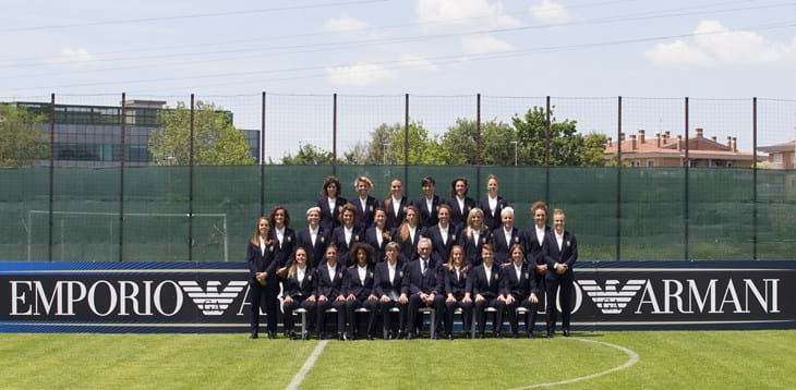 Le Azzurre posano con la divisa firmata ‘Emporio Armani’