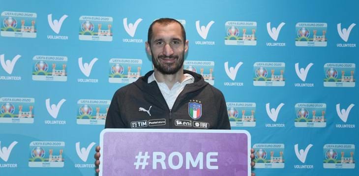 Euro 2020: “One Year to Go”. A Roma show a Ponte Sant'Angelo, illuminato stasera con i colori dell'Europeo