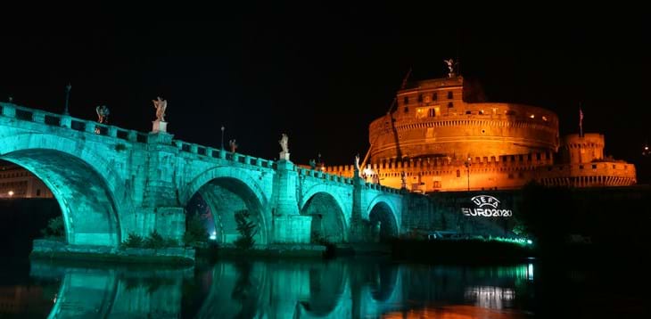 One Year to Go’: uno spettacolo Ponte Sant’Angelo illuminato e con il logo del torneo