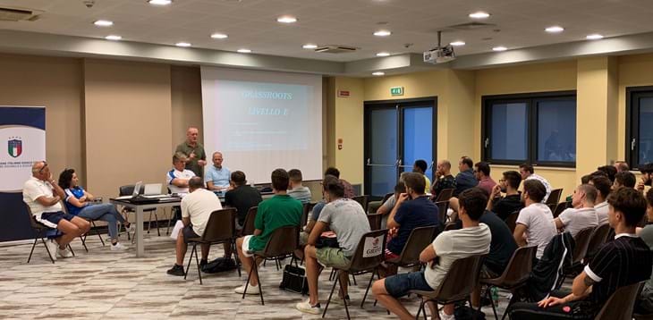 Corsi Informativi “Grassroots Livello E” per Aspiranti “Istruttori Attività di Base” operanti nelle Scuole di Calcio